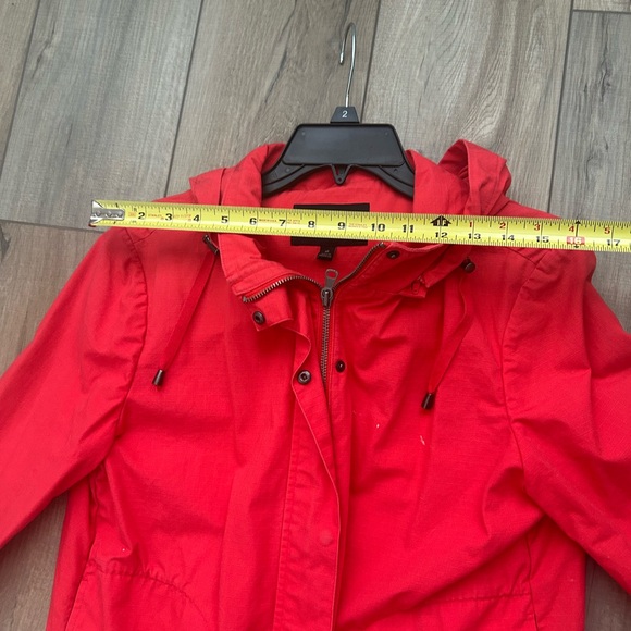 Women’s Banana Republic Red Zip Up Hooded Jacket - Size M - Picture 12 of 15